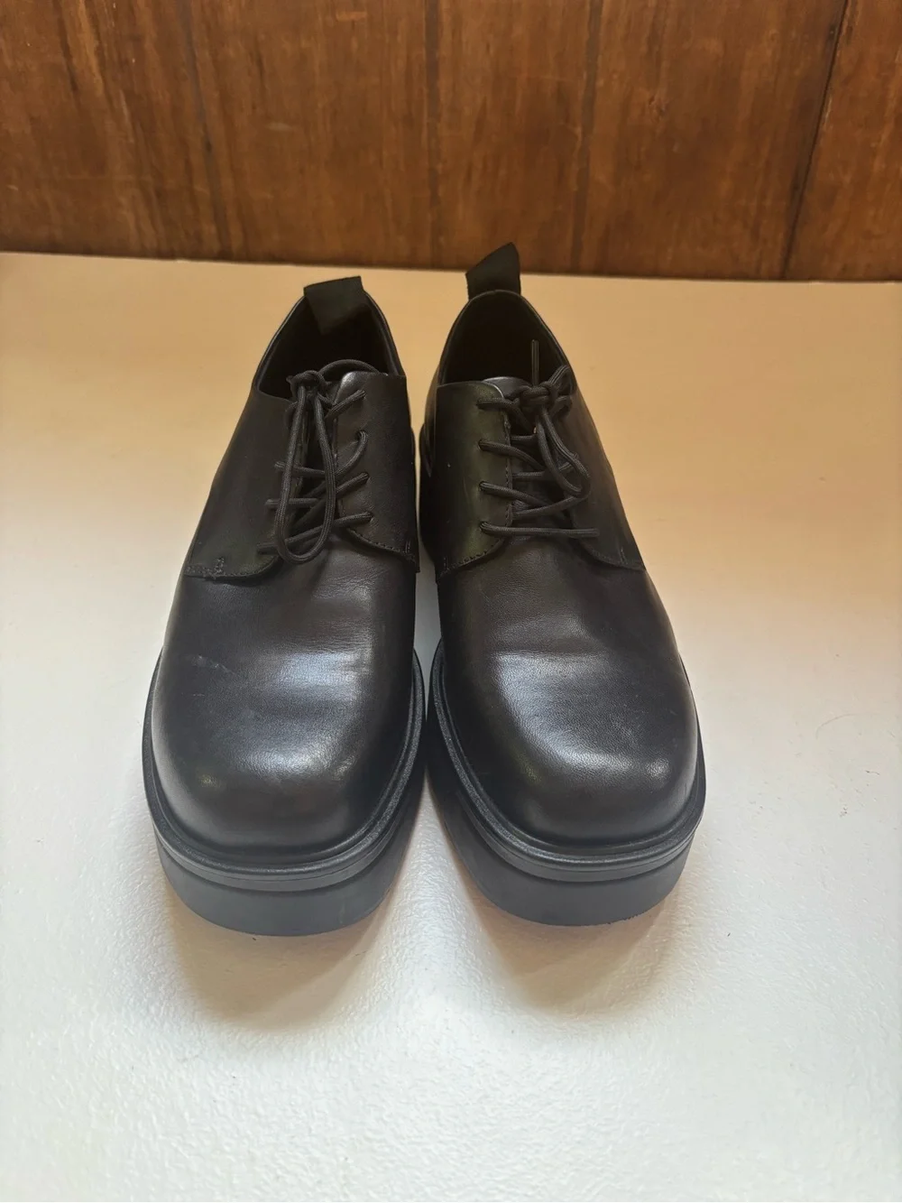 Vagabond shoemakers tara